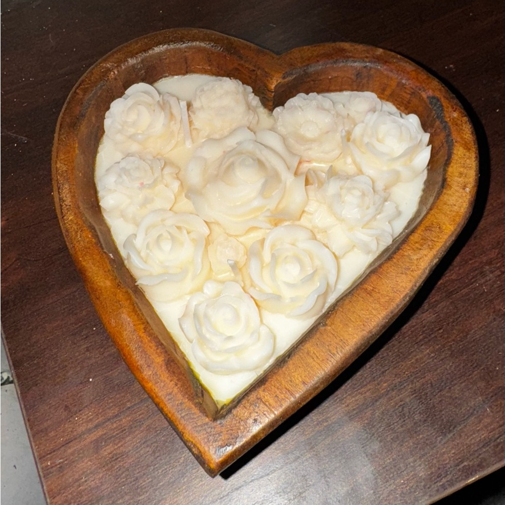 Handmade Heart shaped Flower dough bowl Candle 100% Soy Wax. 6L x 5W x 2D